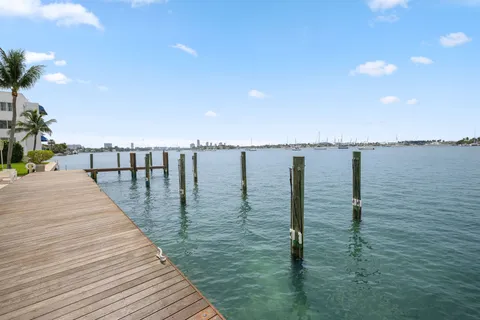 $425,000 | 1130 Venetian Way, Unit 1D, Miami Beach, FL 33139