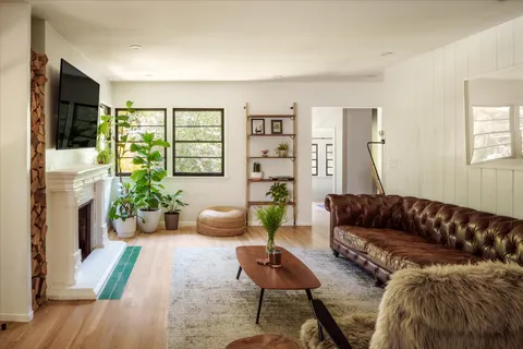 $1,549,000 | 8421 Kirkwood Drive, Los Angeles, CA 90046