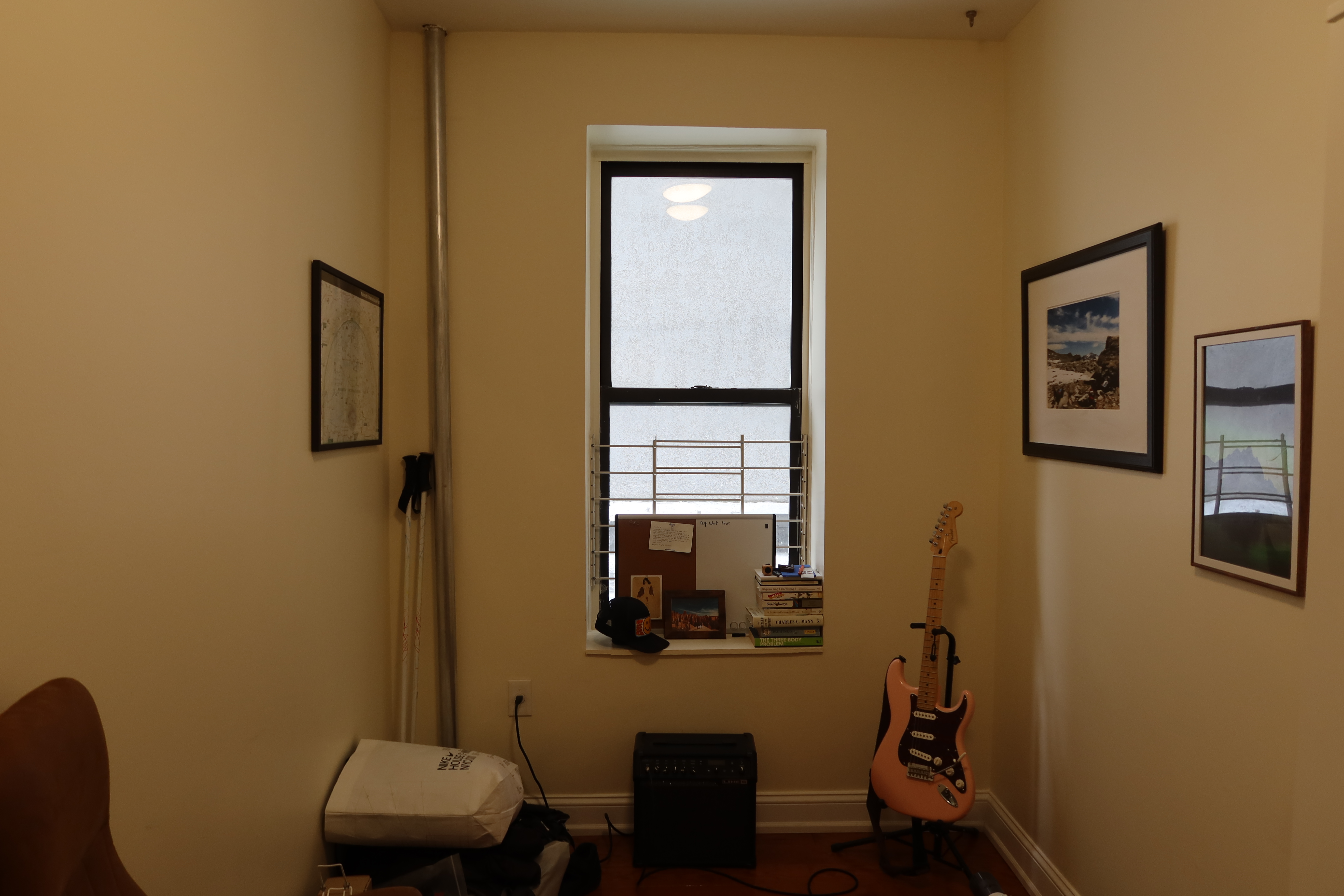 56 Stagg Street, Unit 4 Brooklyn, NY 11206 - Photo 9 of 11 a room with a table and chairs