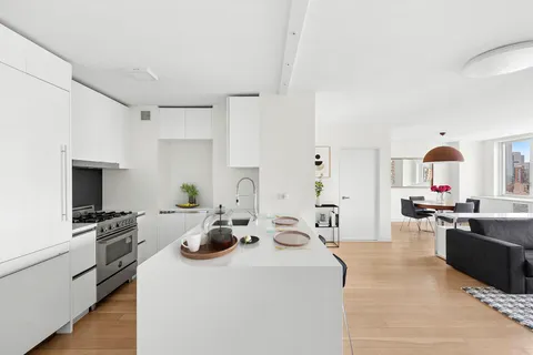 $1,795,000 | 301 West 53rd Street, Unit 18A | Hell's Kitchen