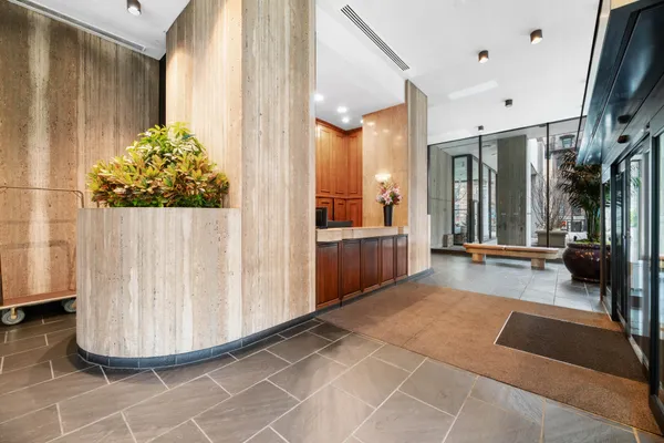 $1,350,000 | 160 East 38th Street, Unit 26FG | Murray Hill