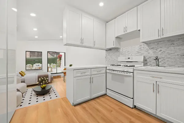 $4,500 | 35 East 10th Street, Unit 2G | Greenwich Village