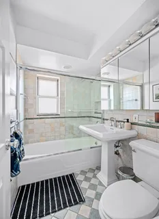 $1,925,000 | 505 East 79th Street, Unit 15K | Upper East Side