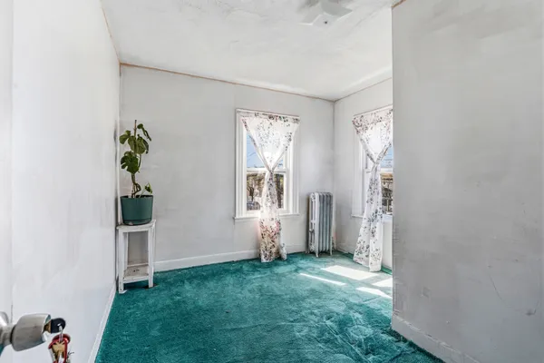 $950,000 | 186-01 Nashville Boulevard | St. Albans
