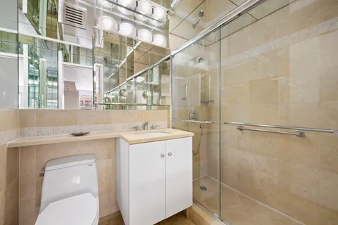 $1,285,000 | 25 Sutton Place South, Unit 16B | Sutton Place