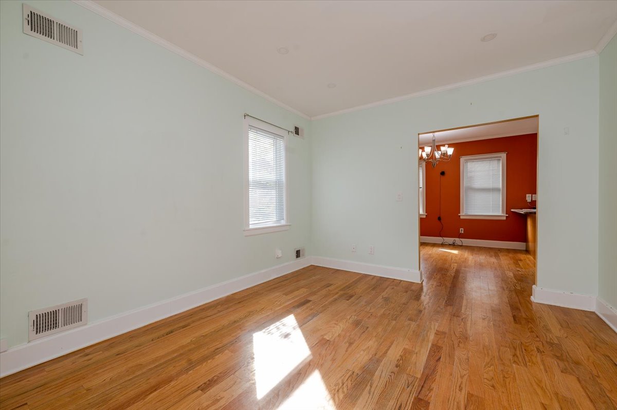 79-32 60th Lane Queens, NY 11385 - Photo 8 of 26