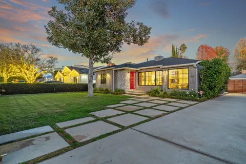 $1,895,000 | 4518 Varna Avenue, Sherman Oaks, CA 91423