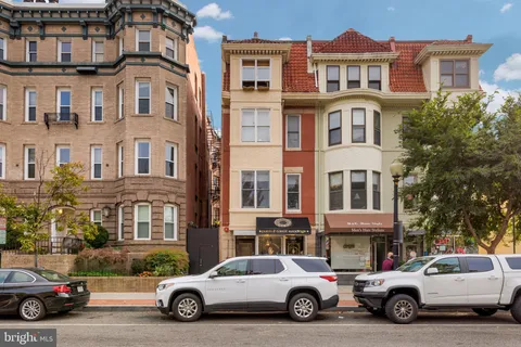 a car parked in front of a building