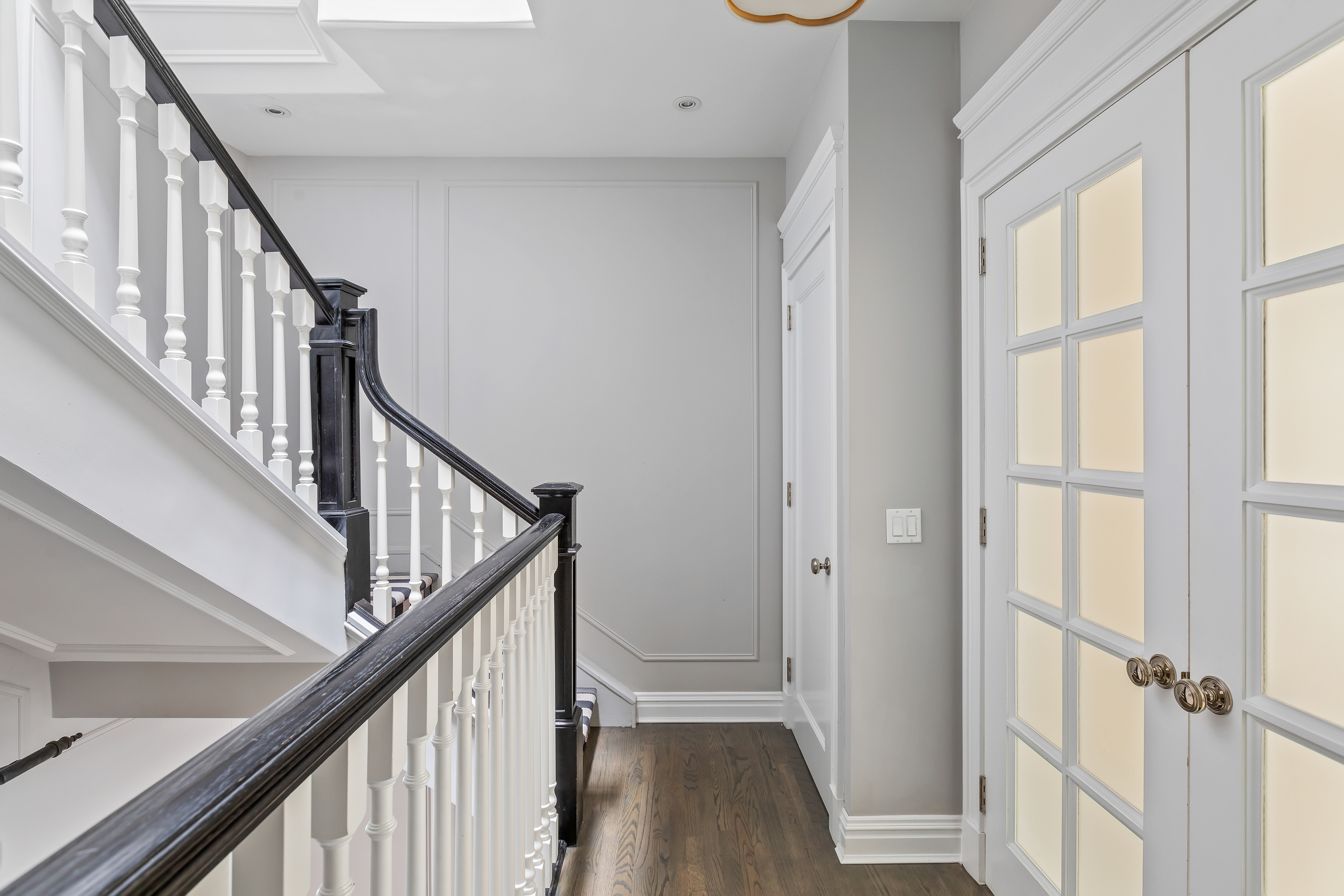 6 Greenwich Mews, Unit Undisclosed Manhattan, NY 10014 - Photo 10 of 23