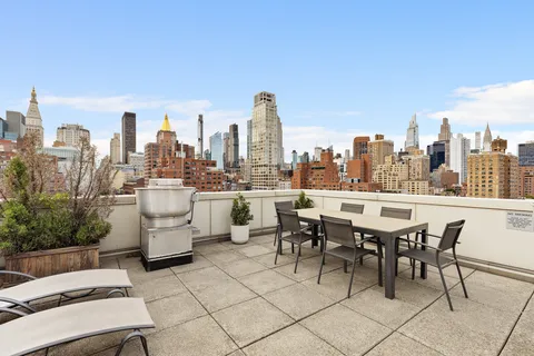 $699,999 | 242 East 25th Street, Unit 4A | Kips Bay