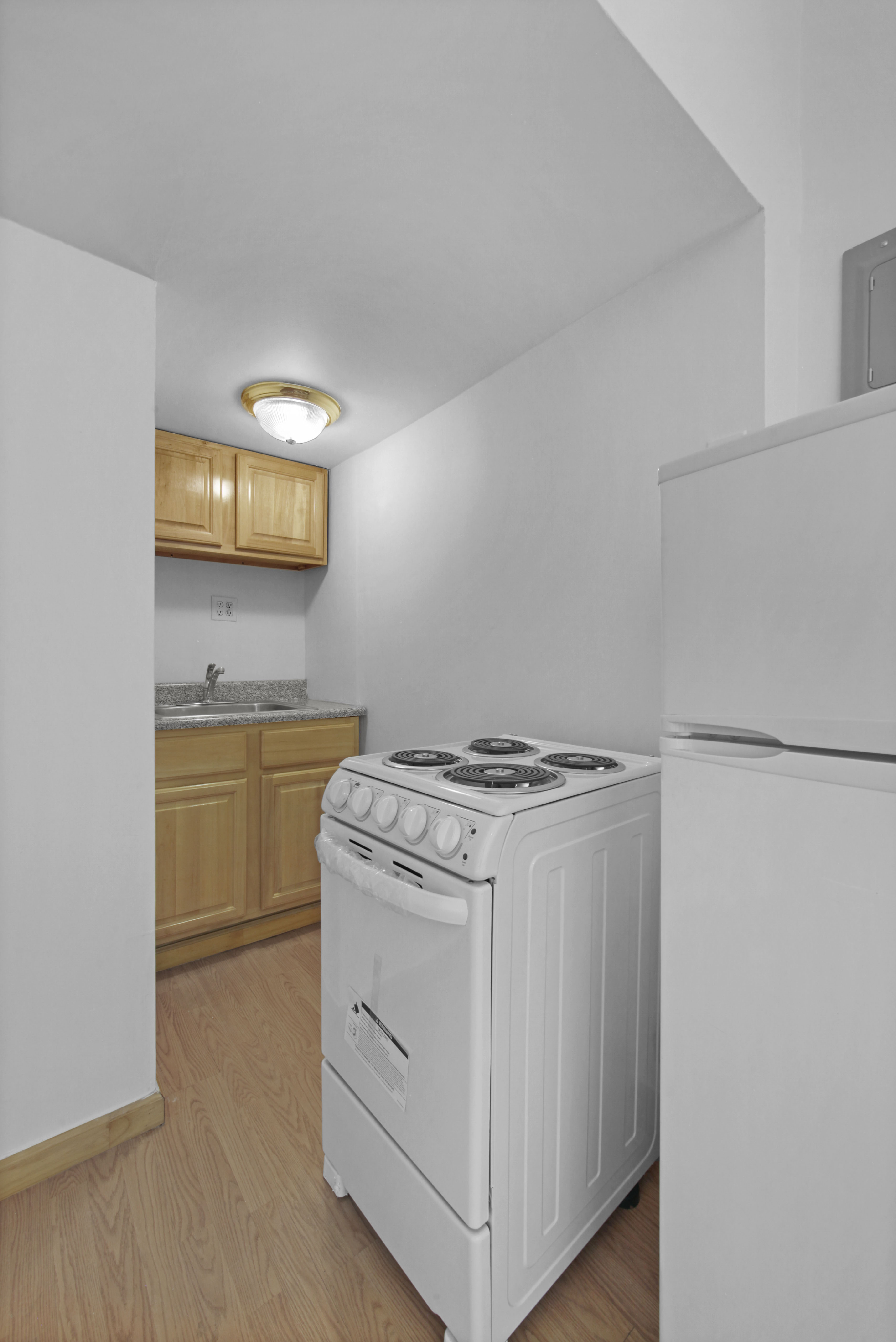155 Hicks Street, Unit 2B Brooklyn, NY 11201 - Photo 10 of 11 a utility room with washer and dryer