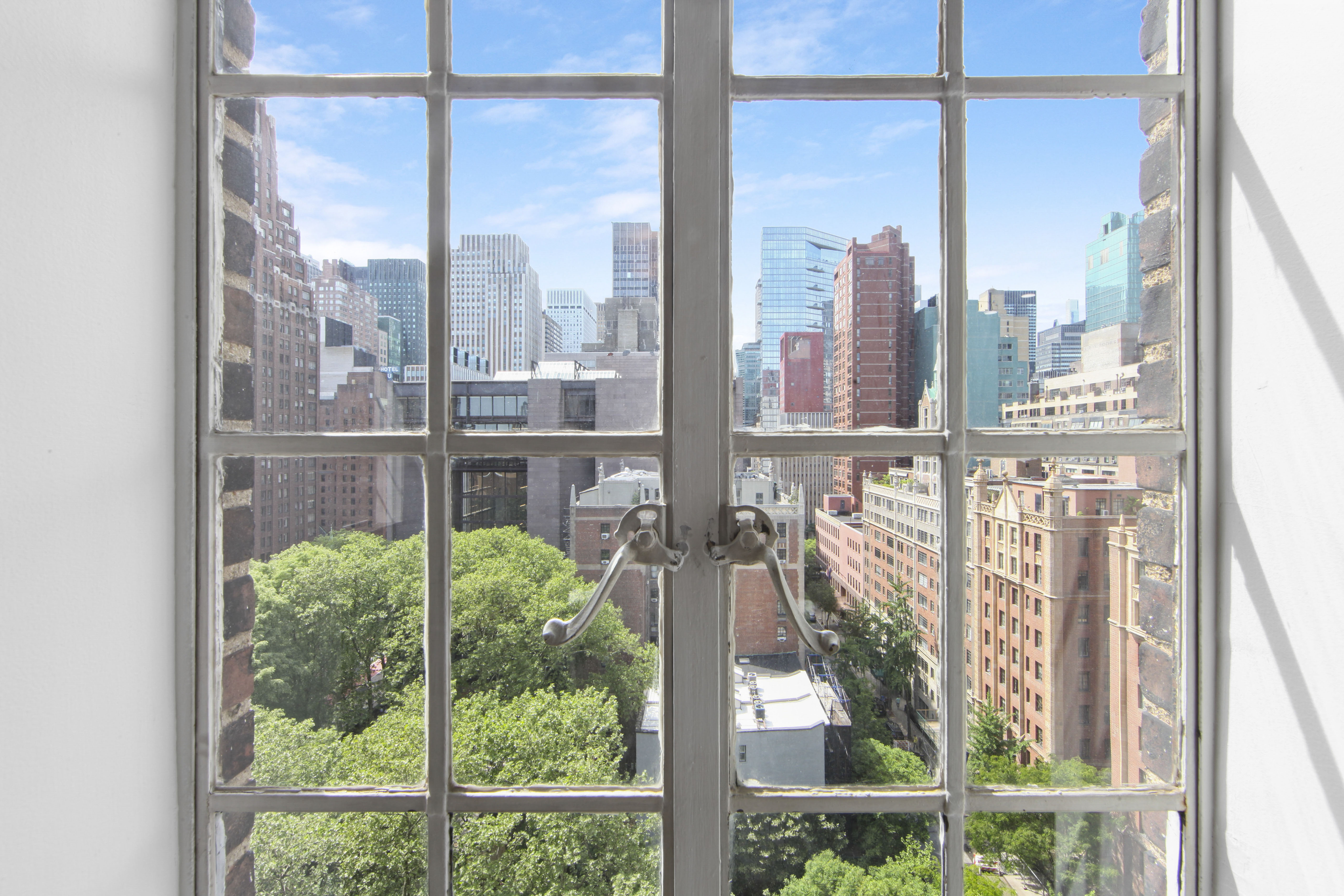 45 Tudor City Place, Unit 1205/1206 Manhattan, NY 10017 - Photo 4 of 16
