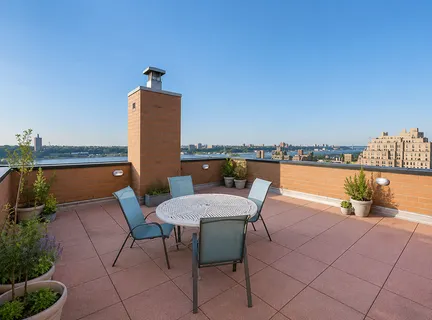$1,650,000 | 250 West 90th Street, Unit 7H | Upper West Side