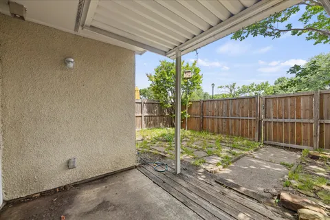 $255,000 | 2504 Brook Hollow Court, Mesquite, TX 75150