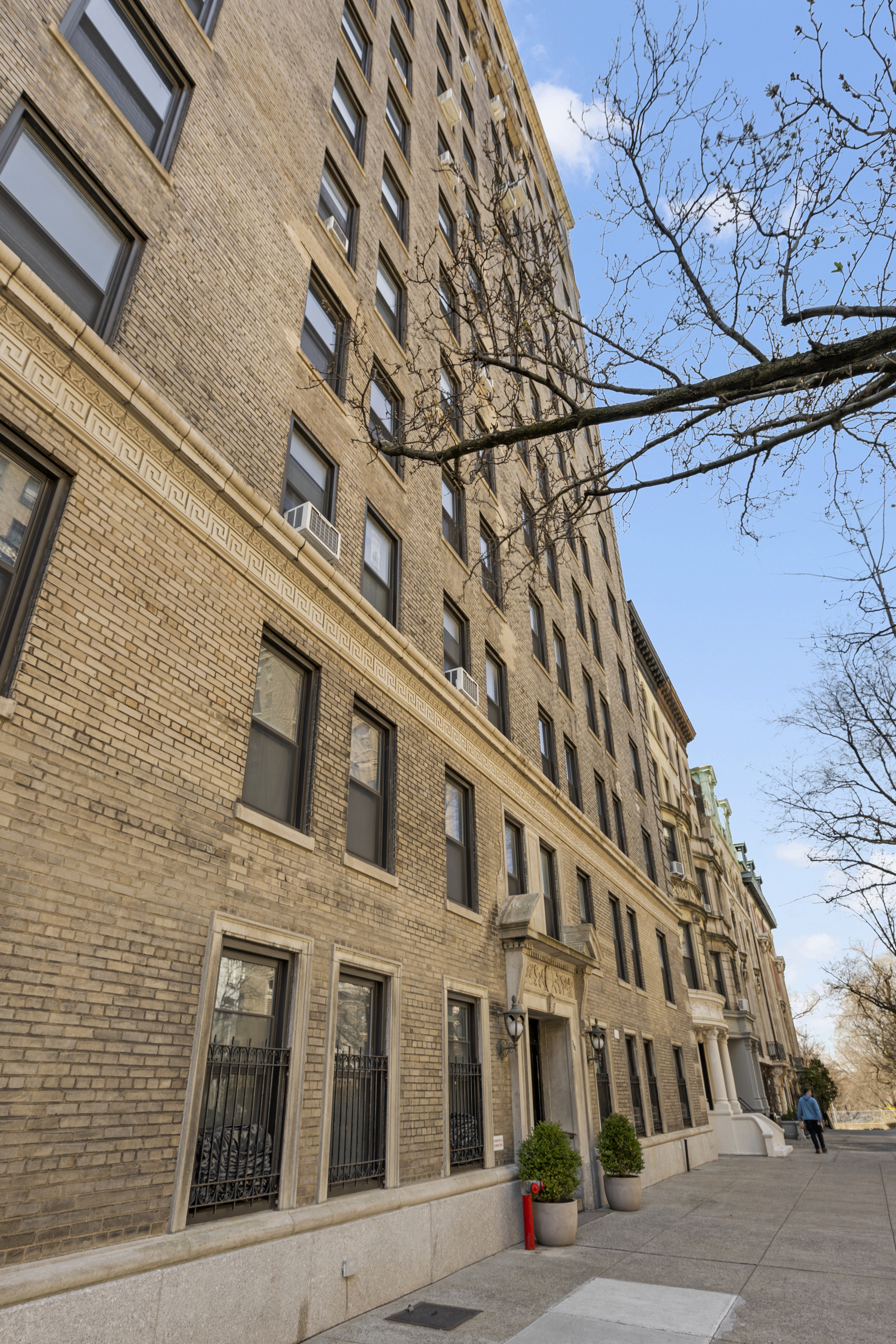 310 West 106th Street, Unit 9E Manhattan, NY 10025 - Photo 10 of 12