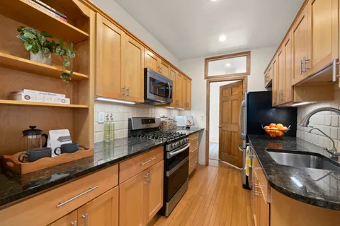 $360,000 | 3875 Waldo Avenue, Unit 6E | Fieldston