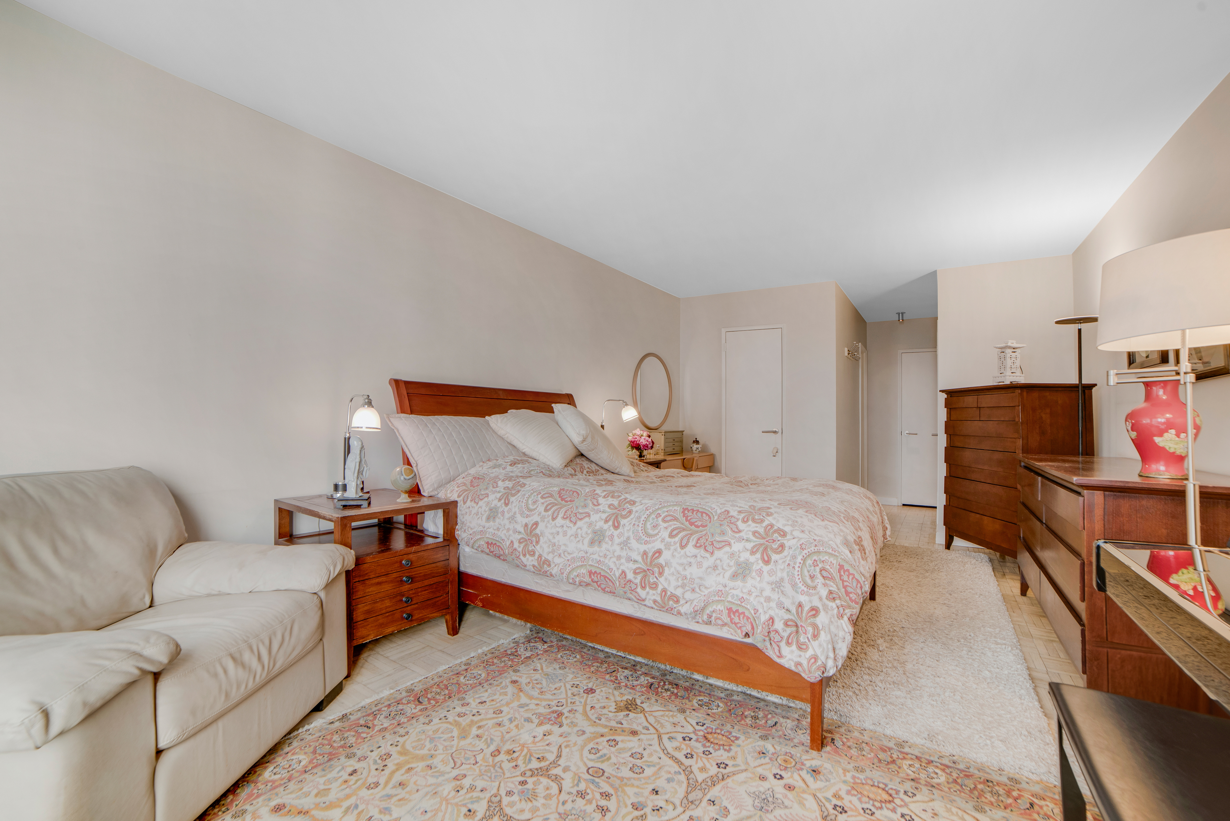 200 Central Park South, Unit 7Q Manhattan, NY 10019 - Photo 10 of 13 Gallery Image 10