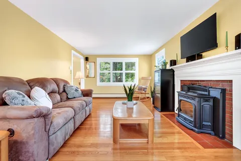 Contact Agent | 122 Altamont Avenue, Melrose, MA 02176