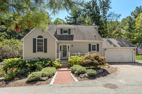Contact Agent | 18 Cedarledge Villiage, Unit 18, Cohasset, MA 02025