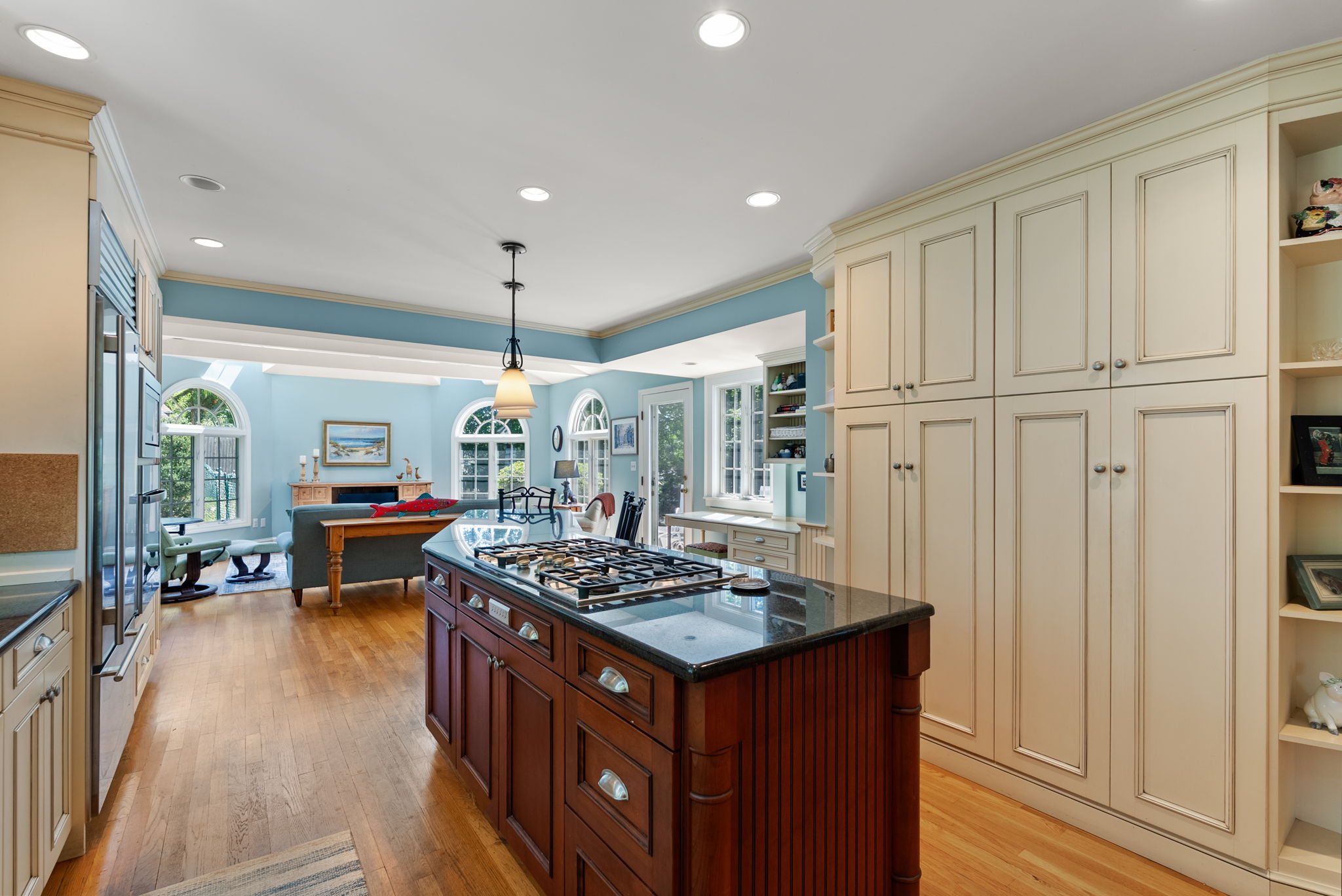11 Hillcrest Road Marblehead, MA 01945 - Photo 8 of 42 Gallery Image 8