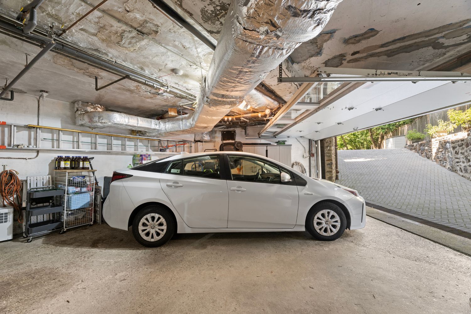 a picture of a bench in front of a bird