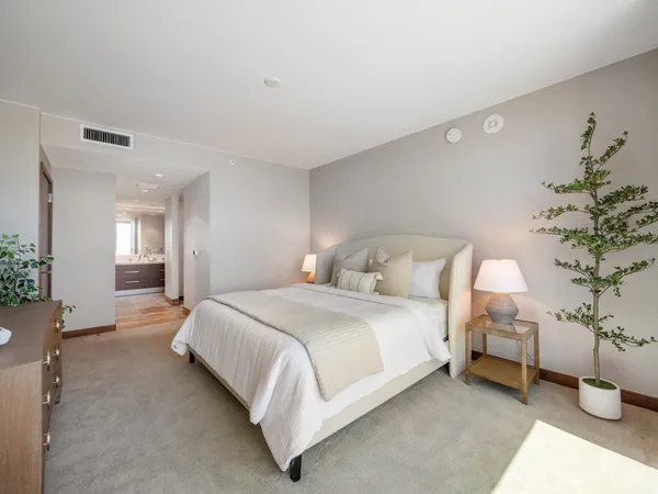 $3,495,000 | 1555 Kapiolani Boulevard, Unit 2002, Honolulu, HI 96814