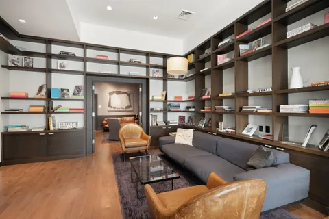 $999,000 | 300 East 64th Street, Unit 21B | Lenox Hill