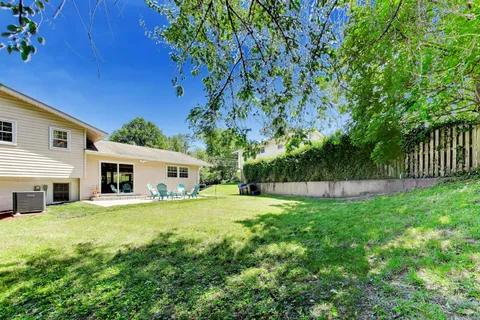 $1,095,000 | 11832 Enid Drive, Potomac, MD 20854