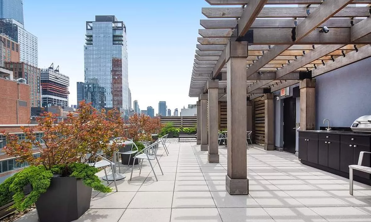 540 West 28th Street, Unit 4F Manhattan, NY 10001 - Photo 13 of 16 a city view with tall buildings