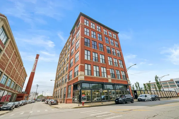 $499,000 | 1872 North Clybourn Avenue, Unit 204, Chicago, IL 60614