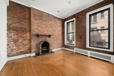 $675,000 | 313 East 56th Street, Unit 2C | Sutton Place