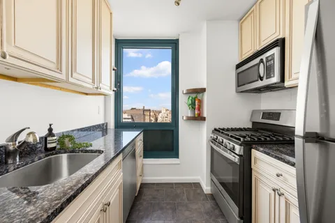 $6,490 | 1 Irving Place, Unit U22A | Gramercy