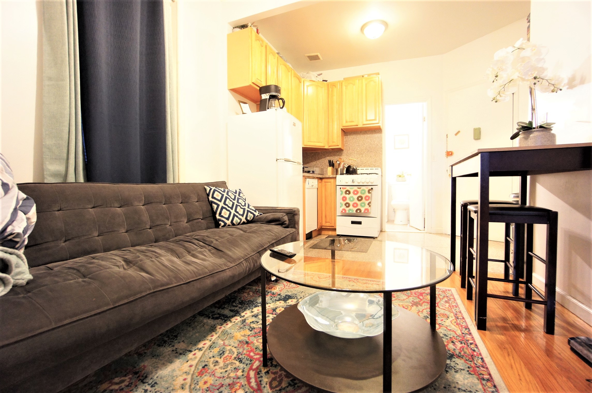 330 West 43rd Street, Unit 12 Manhattan, NY 10036 - Photo 2 of 10