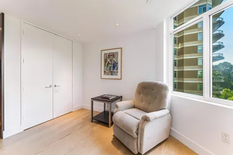 $5,200,000 | 5630 Wisconsin Avenue, Unit 805, Chevy Chase, MD 20815