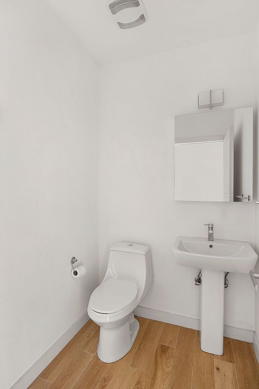 328 Central Avenue, Unit 1B Brooklyn, NY 11221 - Photo 9 of 11