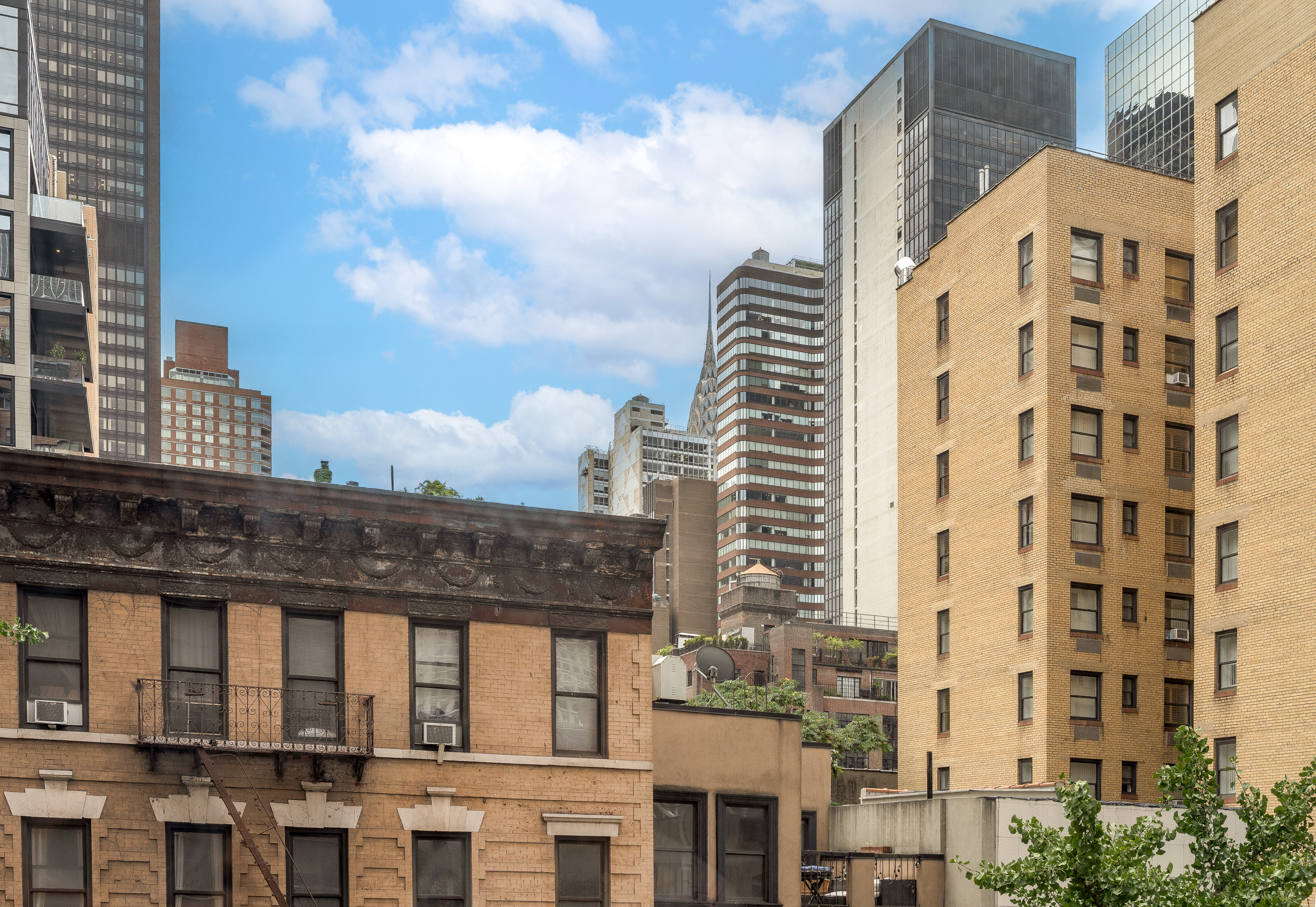 251 East 51st Street, Unit 6K Manhattan, NY 10022 - Photo 5 of 16 a front view of a building