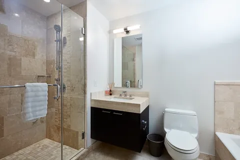 $1,295,000 | 1 Franklin Street, Unit 2011, Boston, MA 02110