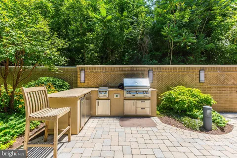 $690,000 | 5 Park Place, Unit 311, Annapolis, MD 21401