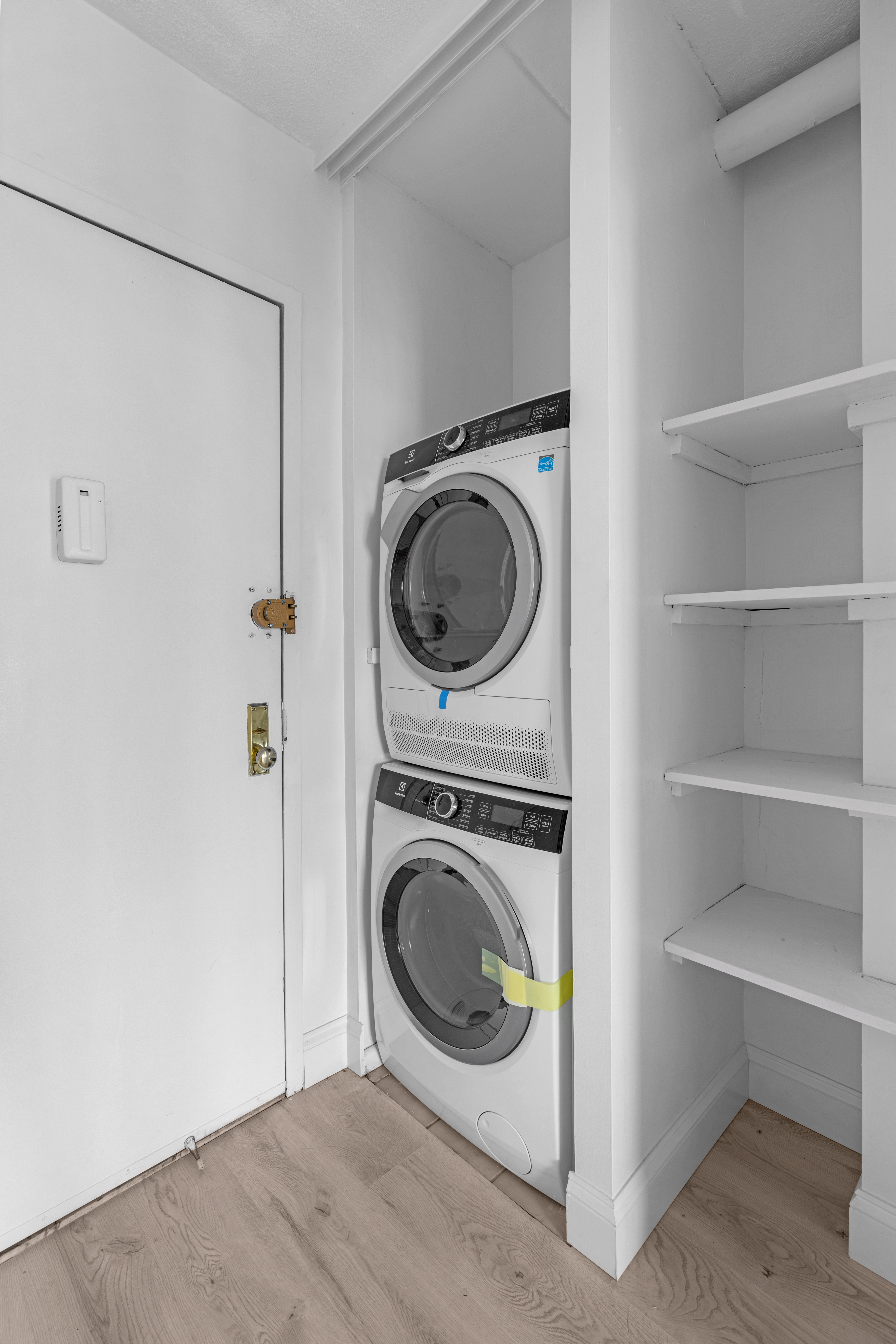 23-22 30th Road, Unit 3H Queens, NY 11102 - Photo 5 of 9