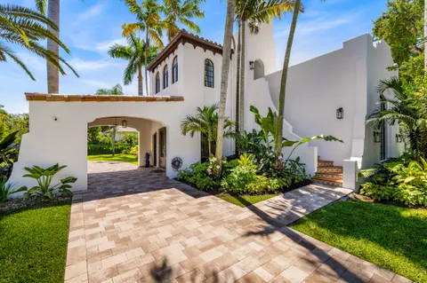 $8,200,000 | 6864 Southwest 68th Street, South Miami, FL 33143