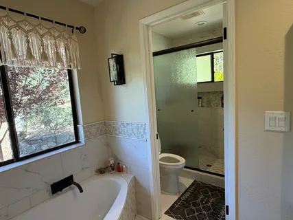 $1,250,000 | 275 Kerry Lane, Cloverdale, CA 95425