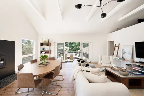 $3,850,000 | 44 Cliff Road, Amagansett, NY 11930