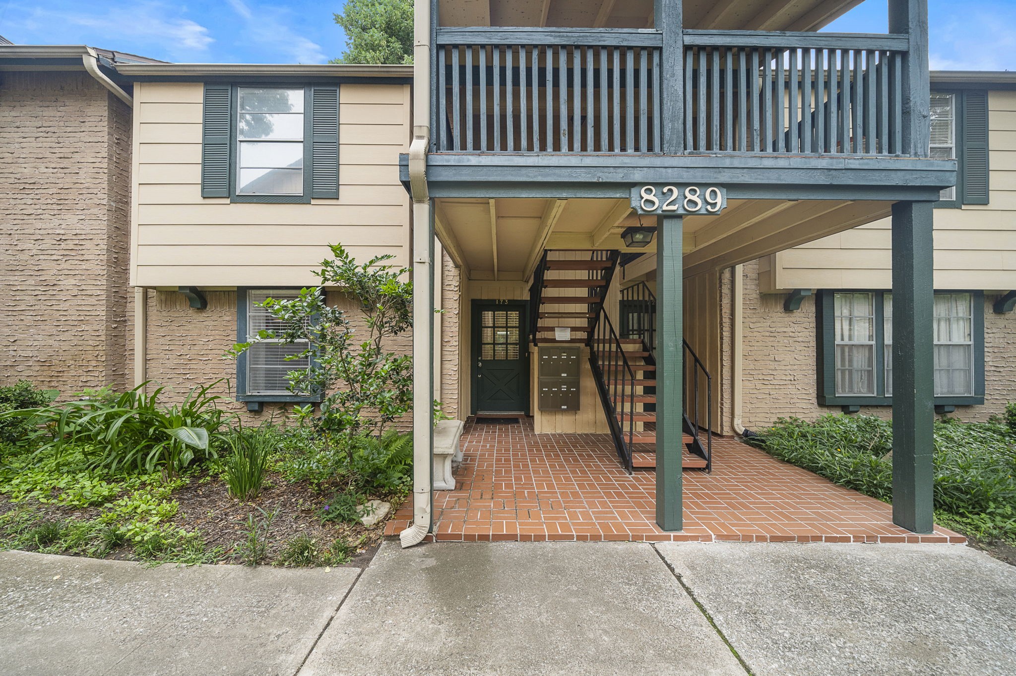 8289 Kingsbrook Road, Unit 173 Houston, TX 77024 - Photo 1 of 20 Gallery Image 1