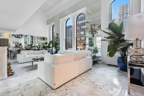 $25,000 | 111 East 56th Street, Unit 2100 | Midtown East