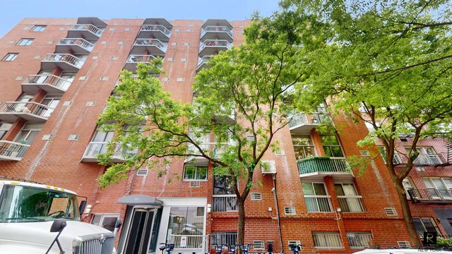 184 Thompson Street, Unit 4E Manhattan, NY 10012 - Photo 9 of 10 front view of a building