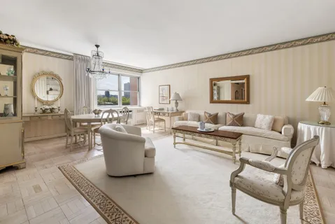 $675,000 | 25 Sutton Place South, Unit 4I | Sutton Place