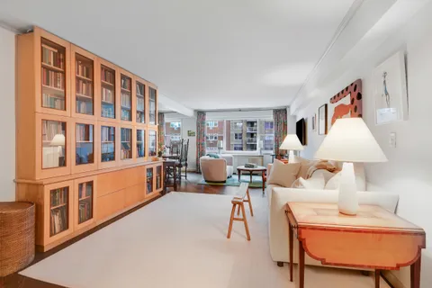 $1,595,000 | 445 East 86th Street, Unit 5H | Upper East Side