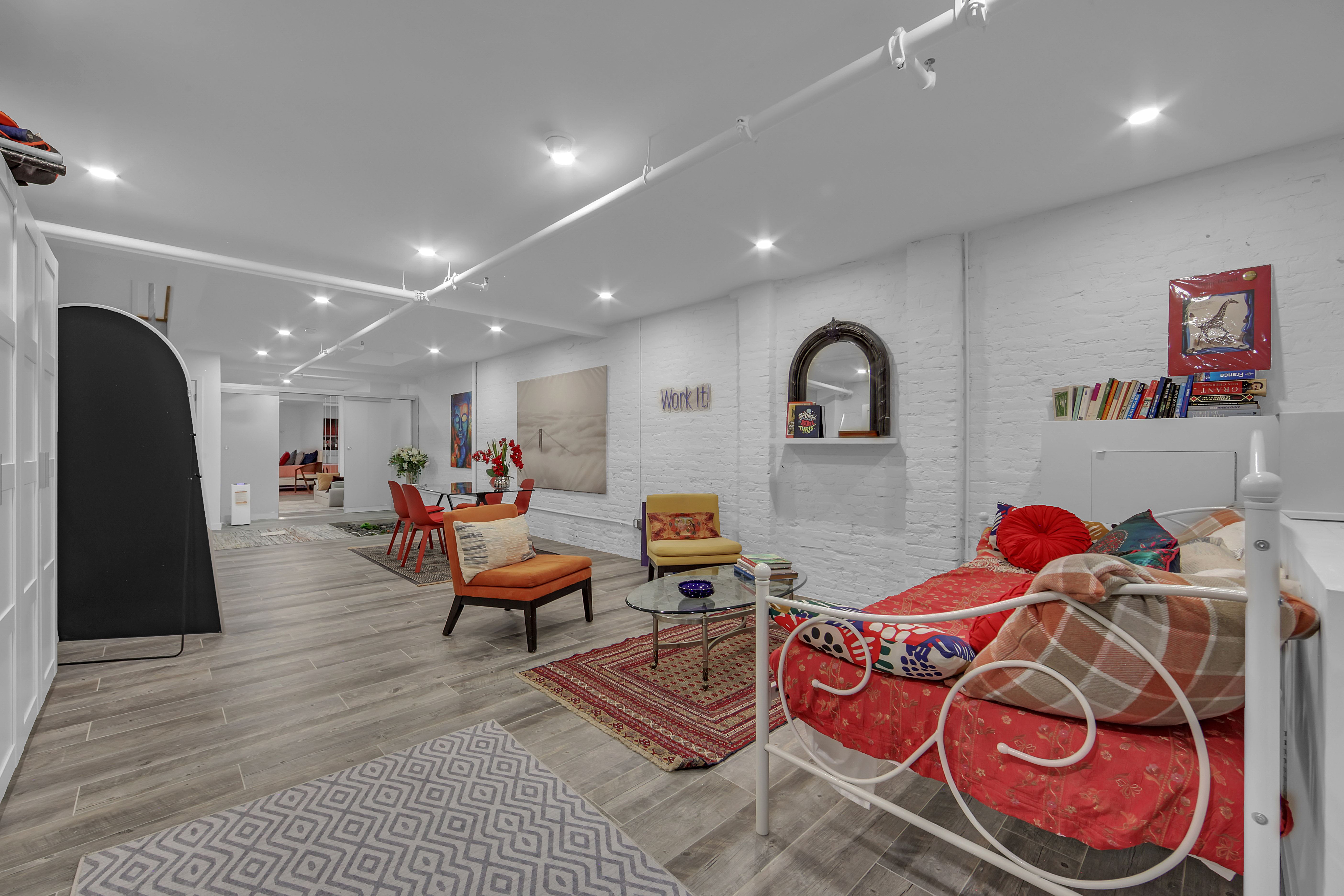 111 East 19th Street Manhattan, NY 10003 - Photo 20 of 38 Gallery Image 20