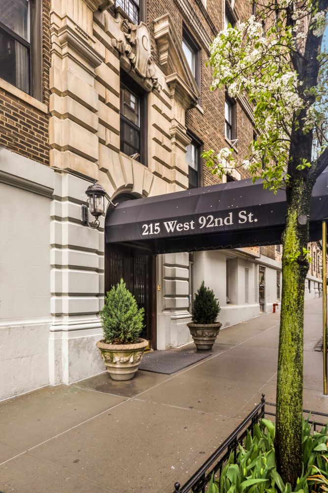 $1,376,674 | 215 West 92nd Street, Unit 7B | Upper West Side