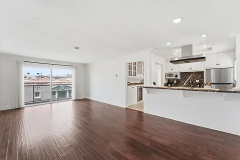 $1,245,000 | 15 15th Street, Unit 14, Hermosa Beach, CA 90254